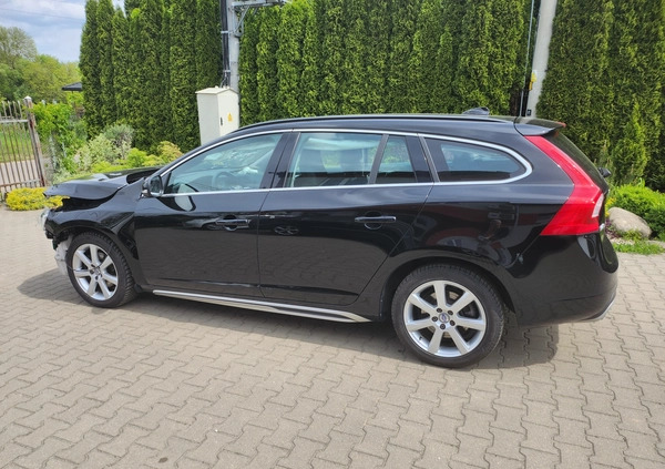 Volvo V60 cena 24800 przebieg: 166000, rok produkcji 2015 z Siedlce małe 67